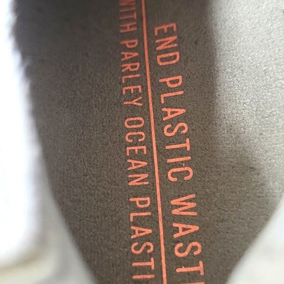 Adidas Mens 7.5 Ultraboost 22 Running Athletic Shoe in Green Orange - Picture 9 of 16